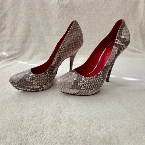 Stunning Cesare Paciotti Python Platform Heels - Picture 5 of 12
